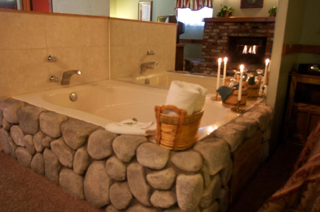 King Studio with Spa Bath
